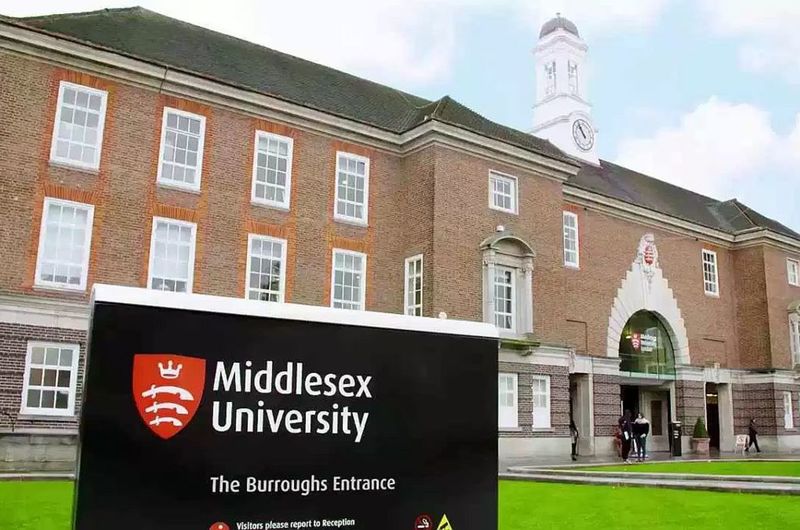 Medium the santander widening participation bursary in uk  1 